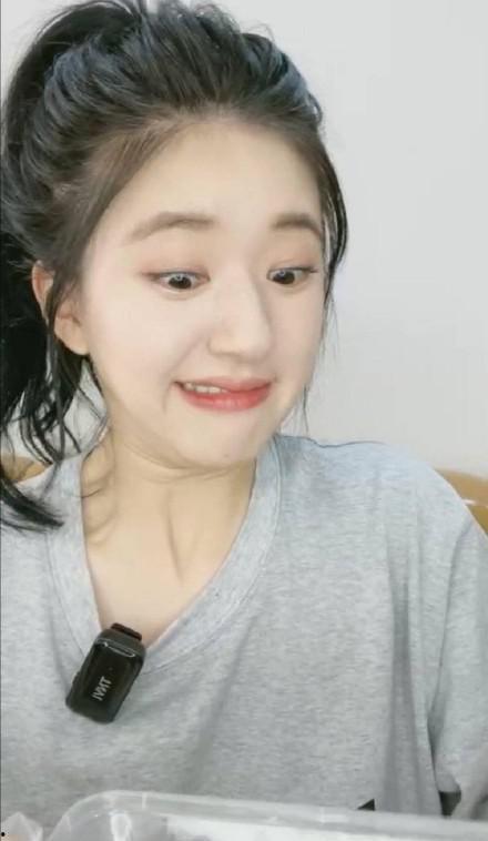 趙露思直播,青春活力與時(shí)尚魅力并存